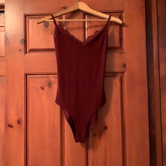 ribbed body suit tank. lace border - Picture 1 of 1